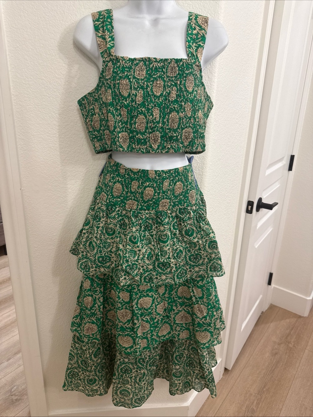 House Of Harlow 1960 2-Piece Skirt Set Womens M Green Floral Tiered Ruffle